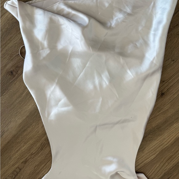 Zara Satin - High-Neck Cream Halter top - Picture 3 of 5